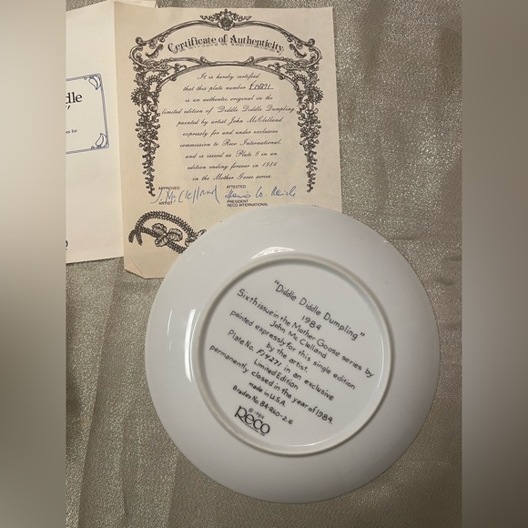 Vintage Diddle Diddle dumpling 1984 collectors plate with authentification - Picture 2 of 2